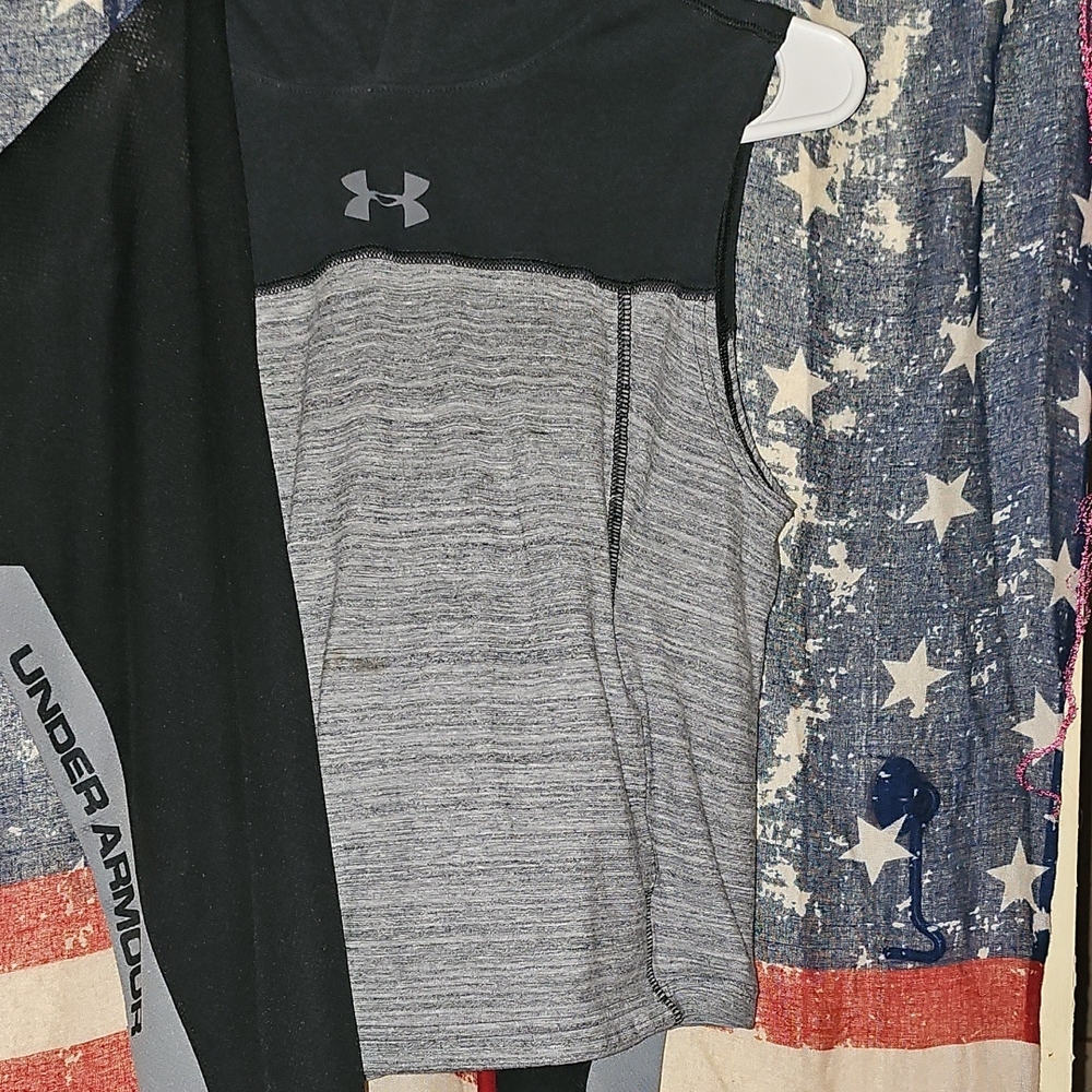 EUC Under Armour Black and Gray Tank Top W/ Hood & Matching Pants